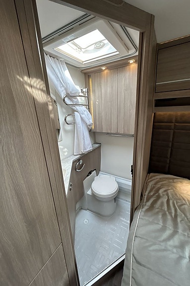 Kabe ROYAL 560 XL KS 9 of 20