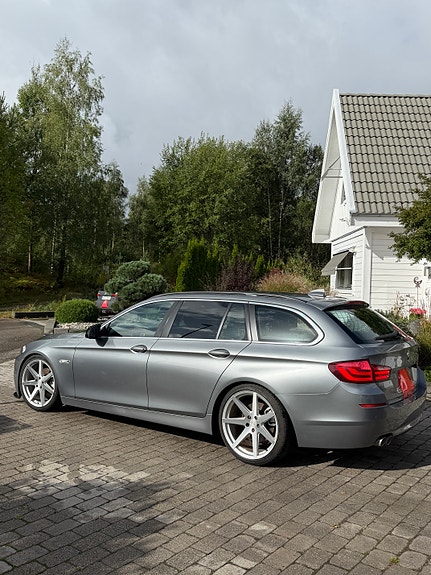 BMW 520d 2 of 7
