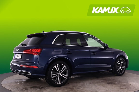 Audi Q5 2 of 26