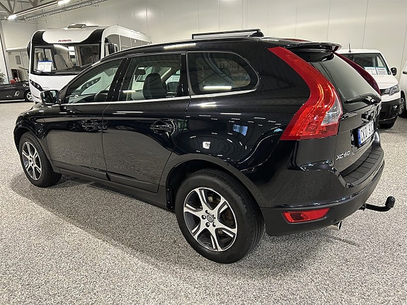 Volvo XC60 2 of 22