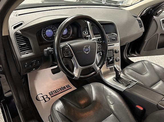 Volvo XC60 13 of 22