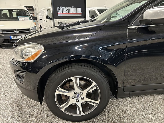 Volvo XC60 10 of 22
