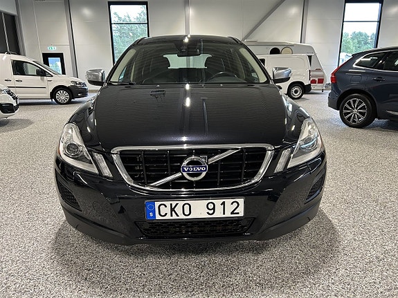 Volvo XC60 11 of 22