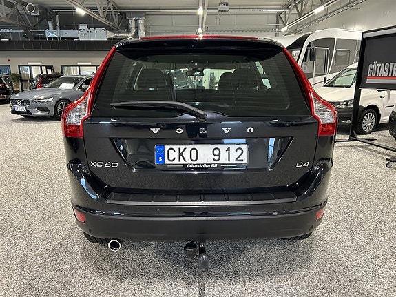 Volvo XC60 3 of 22