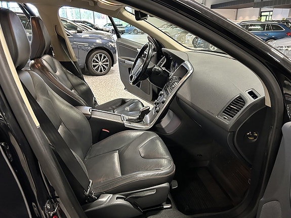Volvo XC60 18 of 22