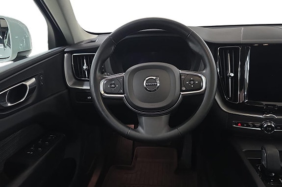 Volvo XC60 11 of 24
