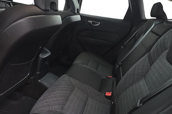 Volvo XC60 13 of 24