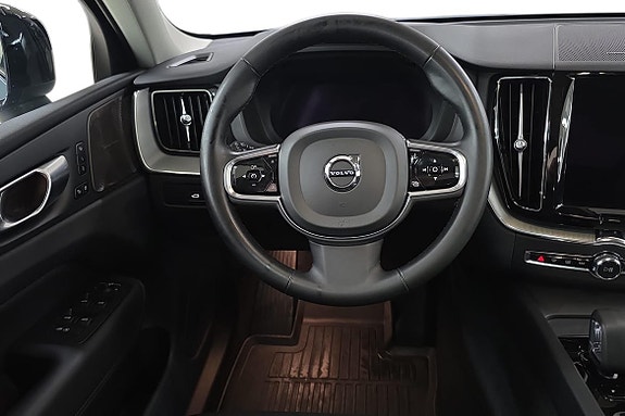 Volvo XC60 11 of 25