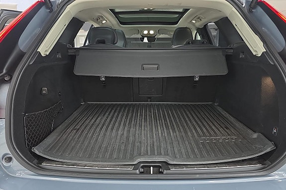 Volvo XC60 12 of 25