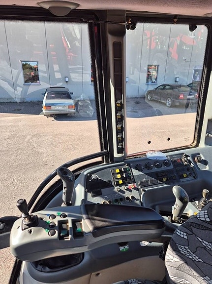 Valtra M 120 10 of 10