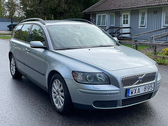 Volvo V50 2 of 7
