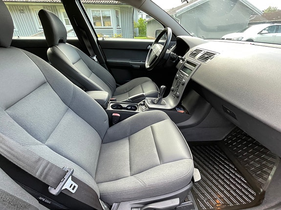 Volvo V50 5 of 7