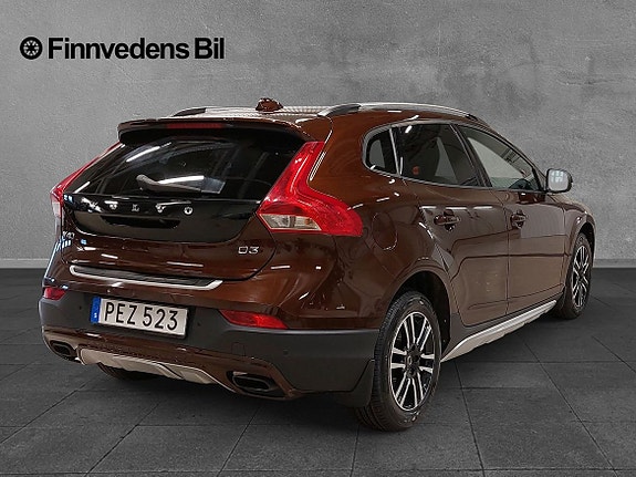 Volvo V40 Cross Country 4 of 7