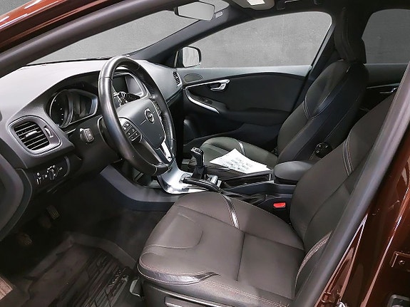 Volvo V40 Cross Country 5 of 7