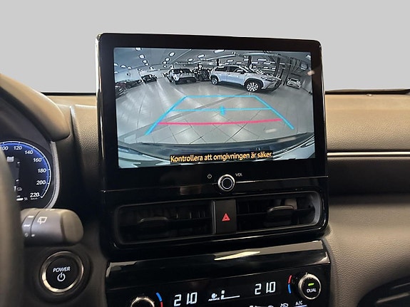 Toyota Yaris Cross 16 of 20
