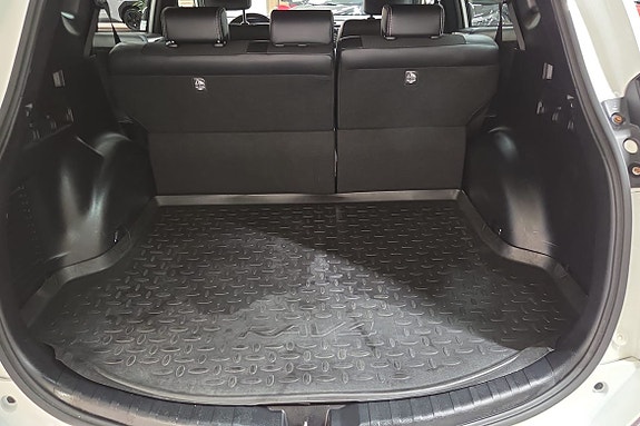 Toyota RAV4 11 of 19