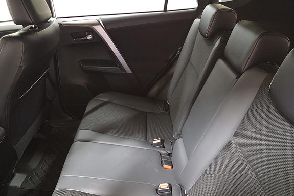 Toyota RAV4 18 of 19