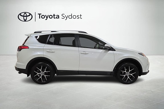 Toyota RAV4 15 of 19