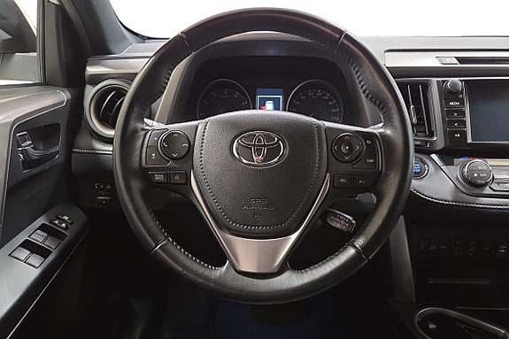 Toyota RAV4 13 of 19