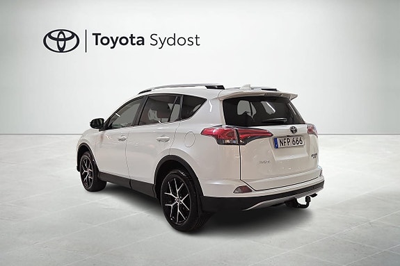 Toyota RAV4 16 of 19