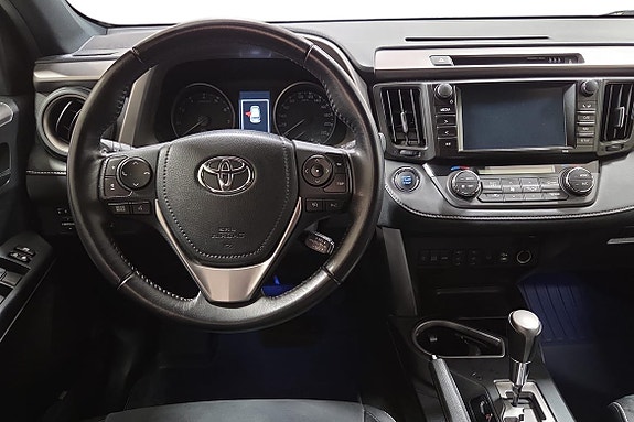 Toyota RAV4 10 of 19