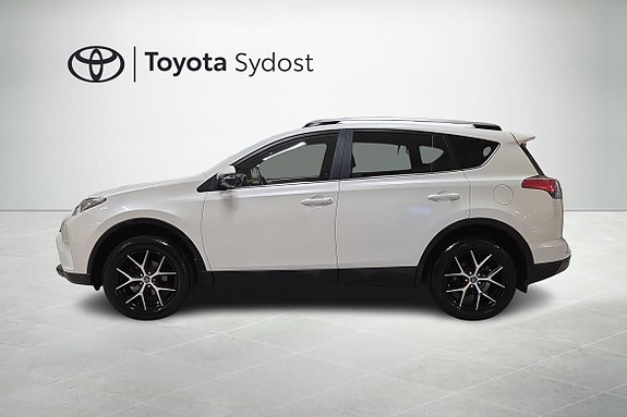 Toyota RAV4 4 of 19