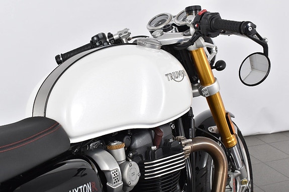 Triumph Thruxton R 15 of 18