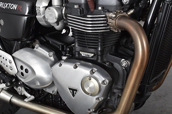 Triumph Thruxton R 13 of 18