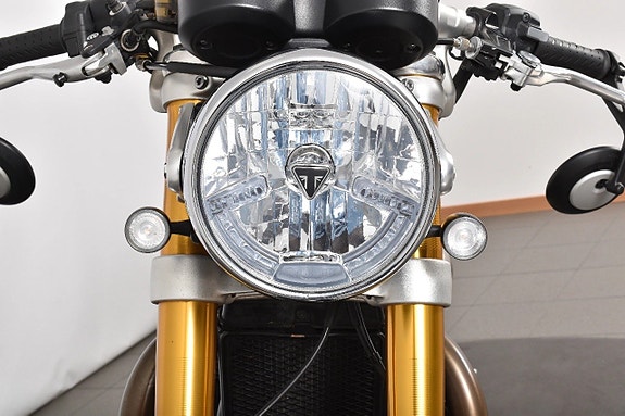 Triumph Thruxton R 5 of 18