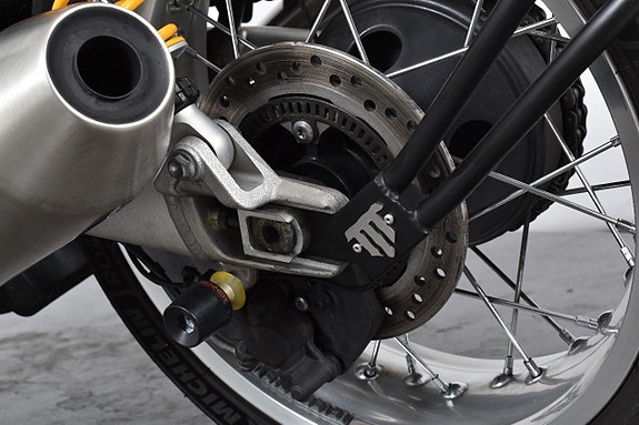 Triumph Thruxton R 11 of 18