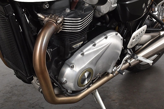 Triumph Thruxton R 12 of 18