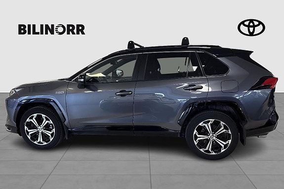 Toyota RAV4 4 of 12