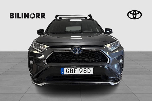 Toyota RAV4 6 of 12