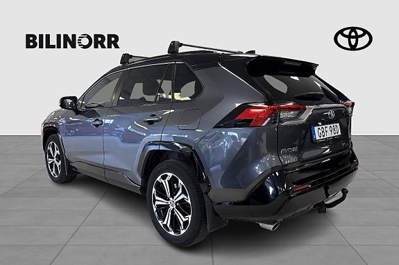 Toyota RAV4 3 of 12