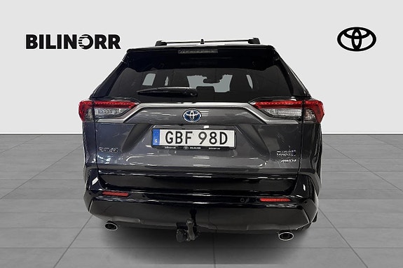 Toyota RAV4 5 of 12