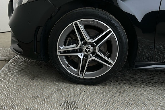 Mercedes-Benz A250 e 12 of 22