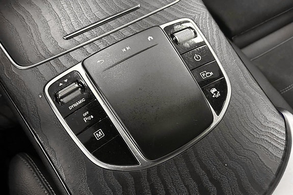 Mercedes-Benz GLC300 de 16 of 29