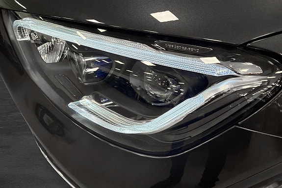 Mercedes-Benz GLC300 de 12 of 29