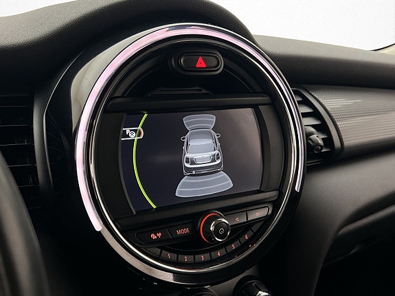 MINI Cooper 16 of 28