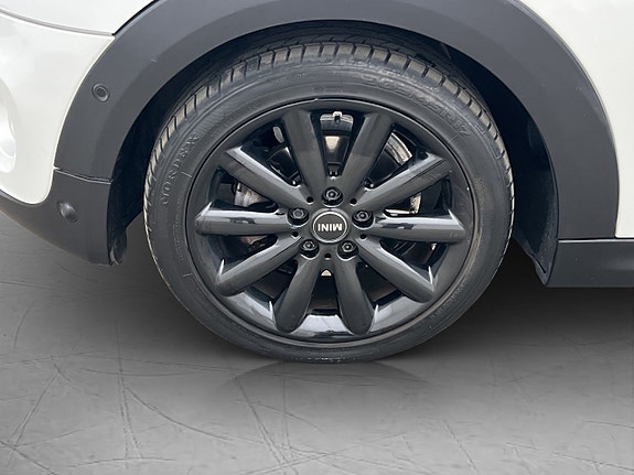 MINI Cooper 25 of 28