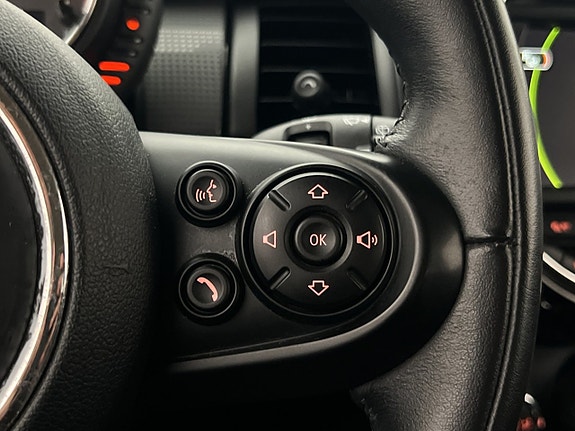 MINI Cooper 15 of 28