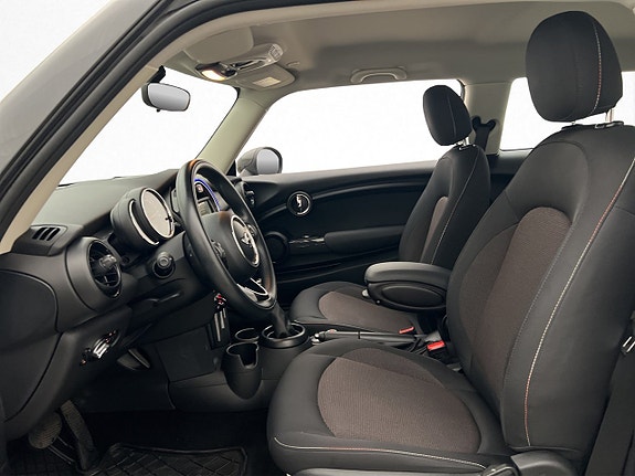 MINI Cooper 11 of 28