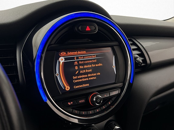 MINI Cooper 17 of 28