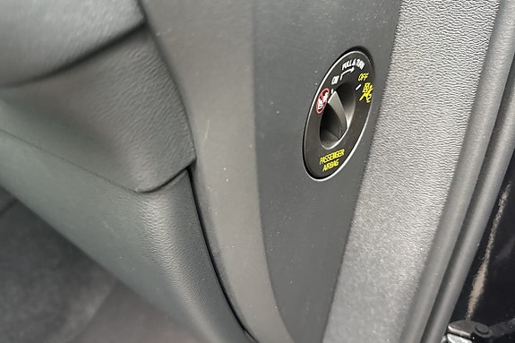 Volvo XC40 15 of 17