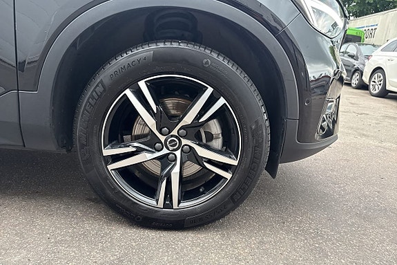 Volvo XC40 12 of 17