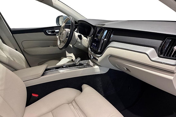 Volvo XC60 14 of 30