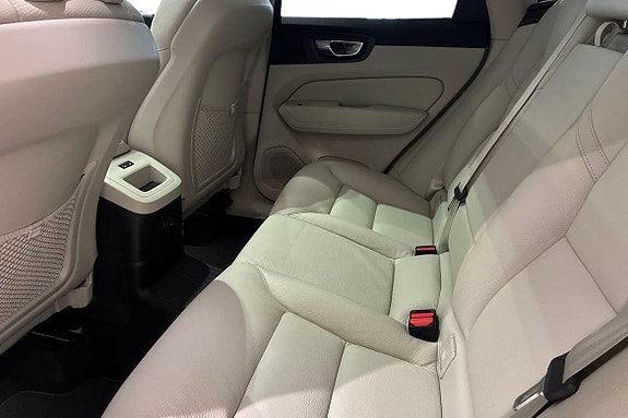 Volvo XC60 24 of 30
