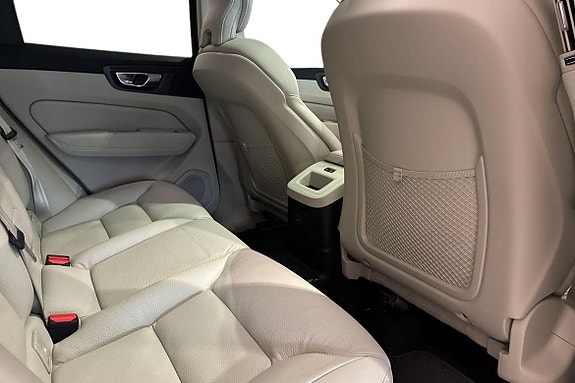 Volvo XC60 18 of 30