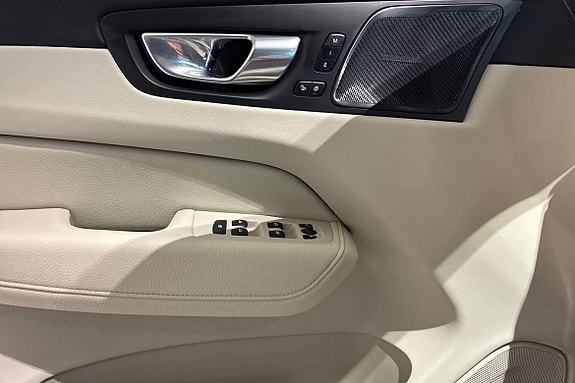 Volvo XC60 29 of 30