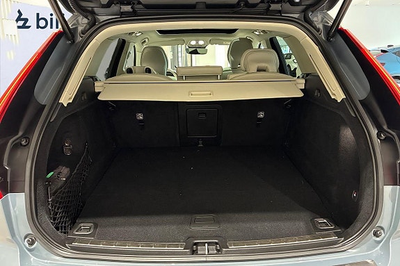 Volvo XC60 25 of 30